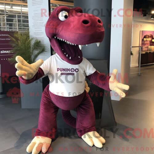 Costume De Mascotte Redbrokoly Diplodocus Marron Habillé Avec Un T-Shirt Henley Et Des Pochettes