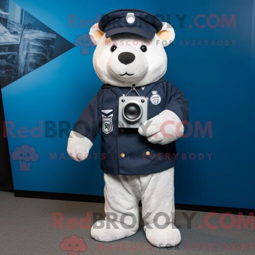 Personnage Mascotte Redbrokoly De Caméra Marine Habillé Avec Un Pantalon Chino Et Des Bonnets