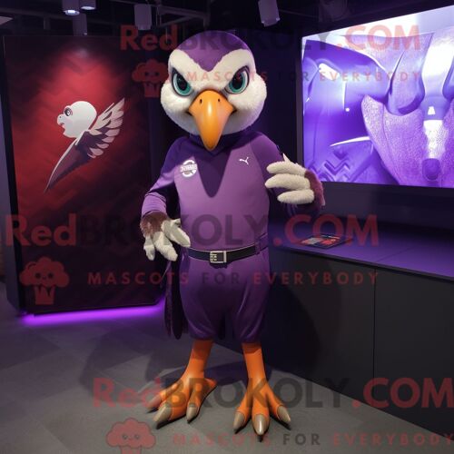 Costume Mascotte Redbrokoly De Faucon Violet Habillé D Un Body Et De Boutons De Manchette