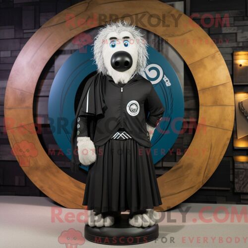 Personnage De Costume De Mascotte Redbrokoly De Bouclier Celtique Noir Habillé Avec Une Veste De Costume Et Des Clips Pour Écharpe