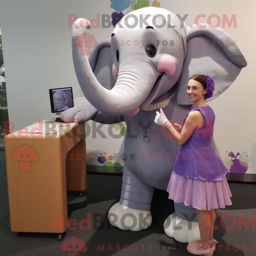 Personnage De Costume De Mascotte Redbrokoly D Éléphant De Lavande Habillé Avec Une Jupe Crayon Et Des Coussinets De Pied