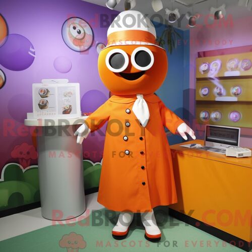 Costume De Mascotte Redbrokoly De Docteur Orange Habillé D Une Jupe Longue Et De Boutons De Manchette