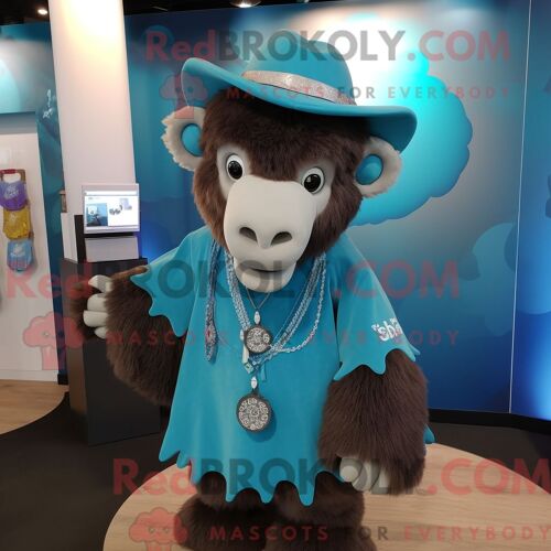 Costume Mascotte Redbrokoly De Bison Cyan Habillé D Une Jupe-Culotte Et De Colliers