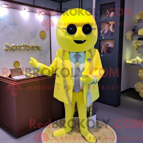 Personnage De Costume De Mascotte Redbrokoly De Cimetière Jaune Citron Habillé Avec Un Blazer Et Des Colliers
