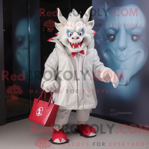 Personnage Mascotte Redbrokoly Du Diable Blanc Habillé D Un Coupe-Vent Et De Sacs Fourre-Tout