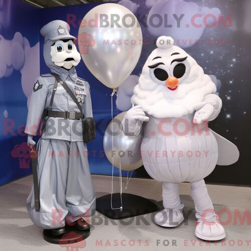Costume De Mascotte Redbrokoly De Soldat De L Armée De L Air Argentée Personnage Habillé Avec Une Robe De Bal Et Des Bretelles
