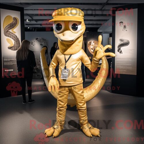 Costume Mascotte Redbrokoly D Hydra Doré Personnage Habillé Avec Un Jean Skinny Et Des Casquettes