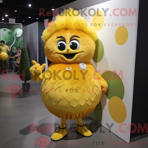 Costume De Mascotte Redbrokoly De Boulettes De Viande Jaunes Habillé Avec Une Robe De Cocktail Et Des Sacs À Dos