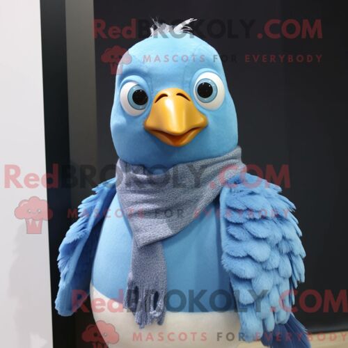 Costume Mascotte Redbrokoly De Pigeon Bleu Ciel Personnage Habillé Avec Un Pull Et Des Broches