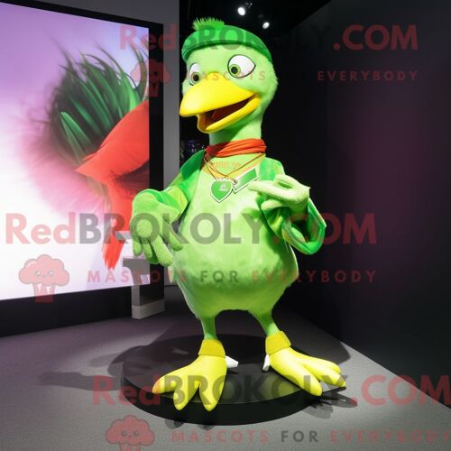 Costume Mascotte Redbrokoly De Mouette Vert Citron Habillé D Un Jean Évasé Et De Bracelets