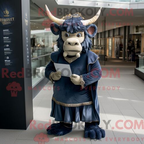 Costume De Mascotte Redbrokoly De Minotaure De La Marine Personnage Habillé Avec Une Robe Taille Empire Et Des Bonnets