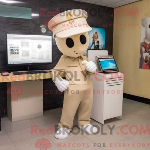 Costume Mascotte Redbrokoly D Ordinateur Beige Personnage Habillé Avec Un Jean Flare Et Des Bérets