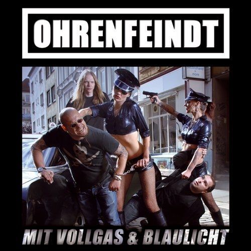 Mit Vollgas & Blaulicht
