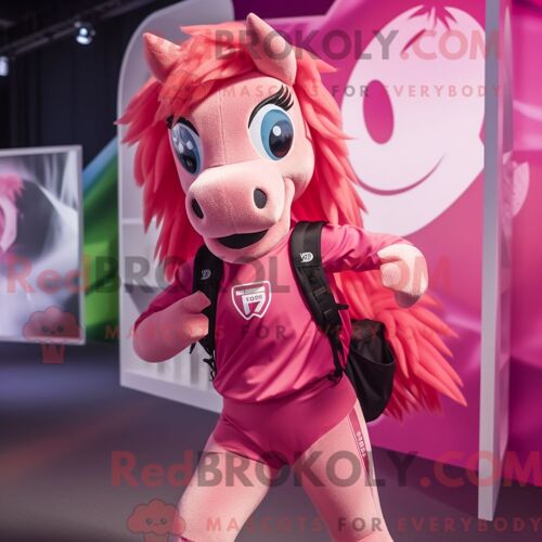 Costume De Mascotte Redbrokoly De Cheval Rose Habillé Avec Un Short De Course Et Des Sacs À Dos
