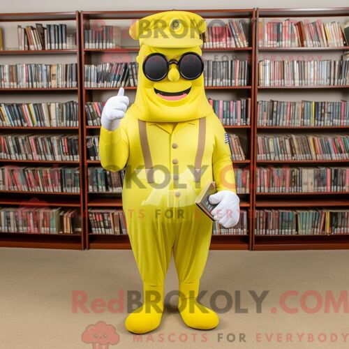 Personnage De Costume De Mascotte Redbrokoly De Bougie Parfumée Beige Habillé Avec Une Jupe Crayon Et Des Sacs À Dos