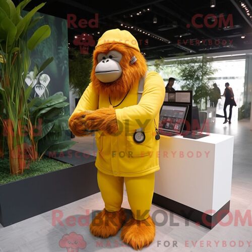 Costume De Mascotte Redbrokoly D Orang-Outan Jaune Citron Habillé D Une Combinaison Et De Sacs Messager