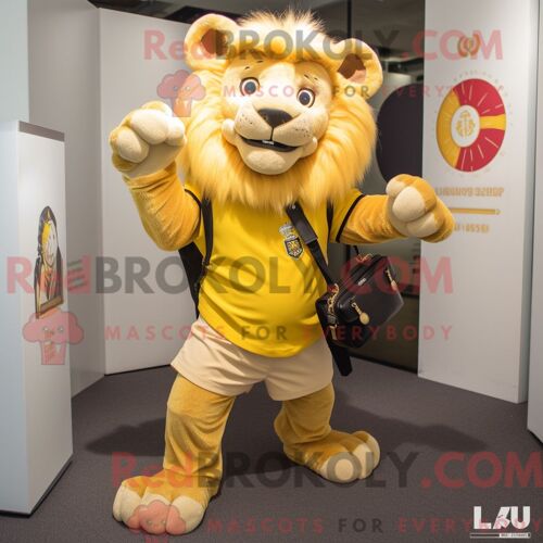 Personnage De Costume De Mascotte Redbrokoly T Rex Doré Habillé Avec Une Robe Et Des Écharpes