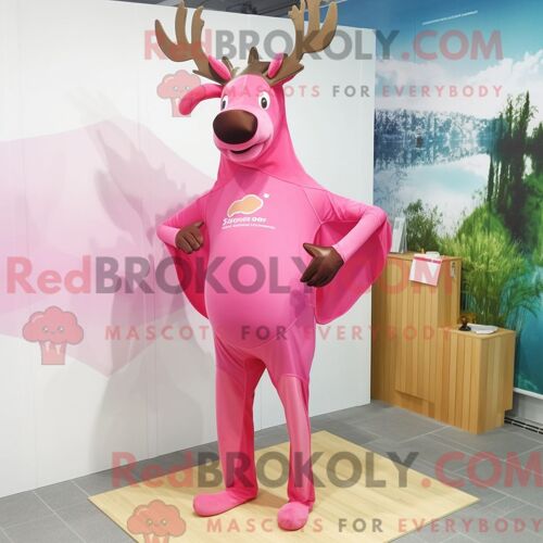 Costume De Mascotte Redbrokoly D Élan Rose Habillé Avec Un Maillot De Bain Une Pièce Et Des Écharpes