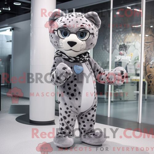 Costume Mascotte Redbrokoly De Loup Blanc Say Wolf Habillé Avec Un Sweat Et Des Lunettes
