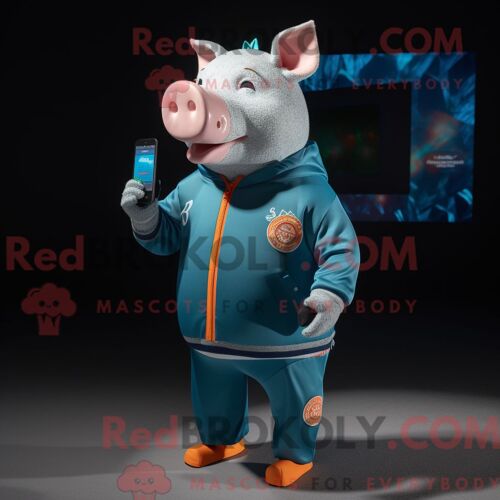 Personnage De Costume De Mascotte Redbrokoly De Cochon Habillé D Un Rash Guard Et D Un Porte-Monnaie
