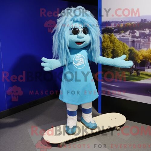 Personnage Mascotte Redbrokoly De Skateboard Bleu Habillé Avec Une Robe Fourreau Et Des Pinces À Cheveux