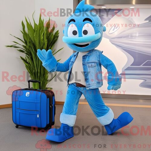 Personnage De Costume De Mascotte Redbrokoly De Paire De Patins À Glace Bleu Habillé Avec Un Jean Évasé Et Des Porte-Documents