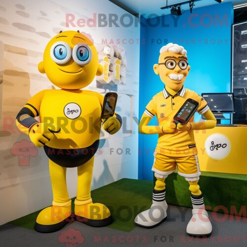 Costume Mascotte Redbrokoly De Champagne Habillé D Un Col Roulé Et De Sacoches