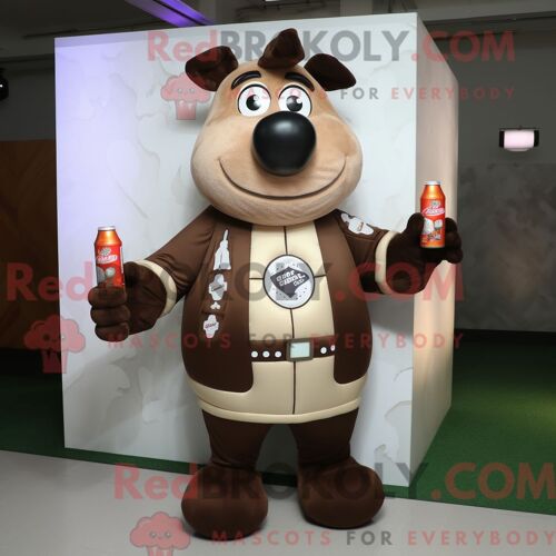 Personnage De Costume De Mascotte Redbrokoly De Bouteille De Lait Marron Habillé Avec Un Blouson Aviateur Et Des Clips Pour Écharpe