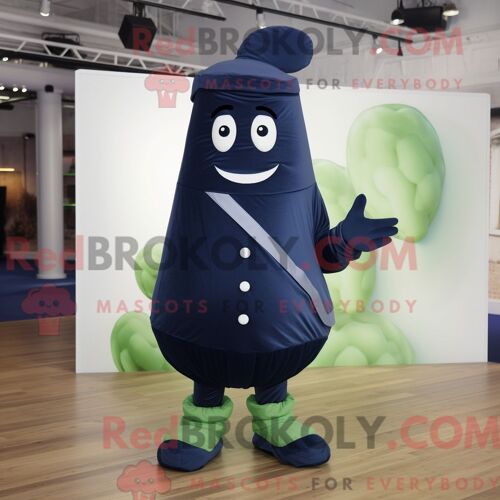 Costume De Mascotte Redbrokoly De Concombre Bleu Marine Habillé D Une Combishort Et De Lacets De Chaussures