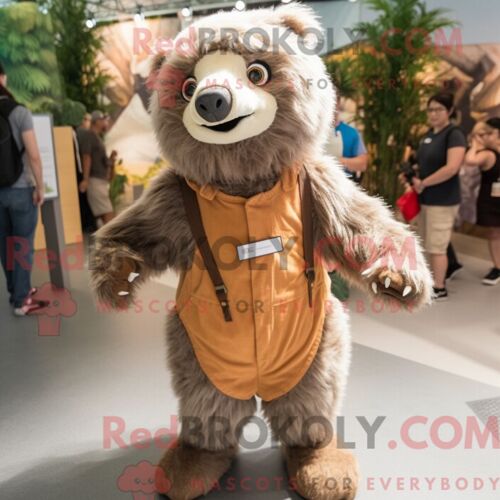 Costume De Mascotte Redbrokoly D Ours Paresseux Beige Habillé D Une Combishort Et De Lacets De Chaussures