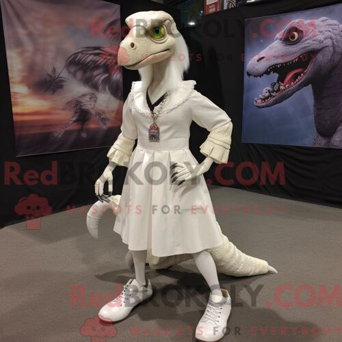 Costume Mascotte Redbrokoly D Utahraptor Blanc Personnage Habillé D Une Mini-Jupe Et De Lacets De Chaussures