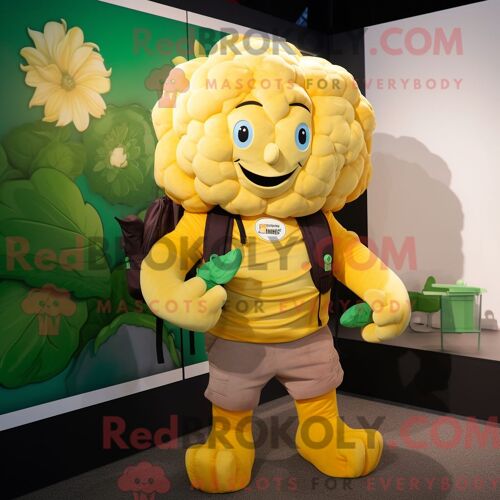 Personnage De Costume De Mascotte Redbrokoly De Chou-Fleur Jaune Habillé Avec Une Salopette Et Des Sacs À Dos