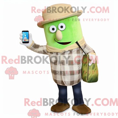 Personnage De Costume De Mascotte Redbrokoly De Concombre Crème Habillé D Une Chemise En Flanelle Et De Sacs Messager