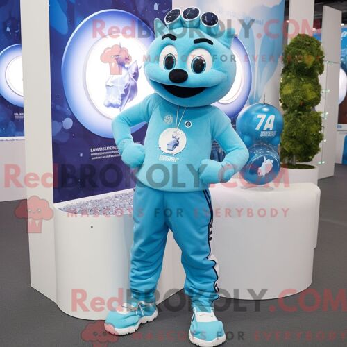 Personnage Mascotte Redbrokoly De Cyan Ice Habillé Avec Un Pantalon De Jogging Et Des Bracelets