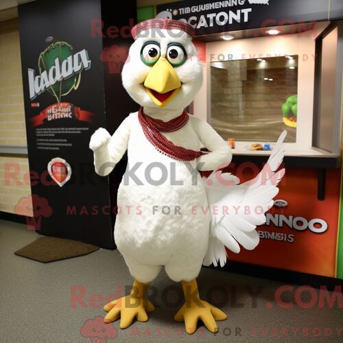 Mascotte Redbrokoly De Poulet Tandoori Blanc Personnage Habillé Avec Un Short Cargo Et Des Boucles D Oreilles