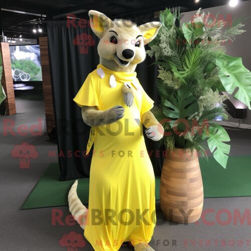 Costume De Mascotte Redbrokoly De Thylacosmilus Jaune Citron Personnage Habillé Avec Une Robe Longue Et Des Boucles D Oreilles