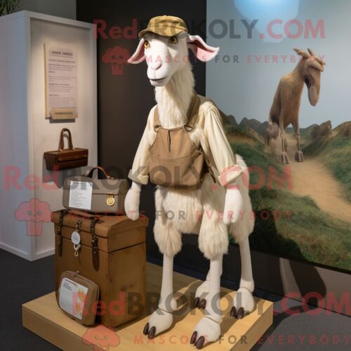 Costume Mascotte Redbrokoly De Chèvre Boer Beige Personnage Habillé Avec Une Barboteuse Et Des Pochettes