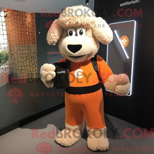 Costume De Mascotte Redbrokoly De Mouton Suffolk Orange Habillé Avec Un Legging Et Un Portefeuille