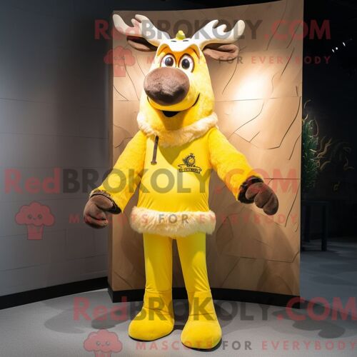 Costume Mascotte Redbrokoly De Renne Jaune Habillé D Un Gilet Et De Pinces À Chaussures