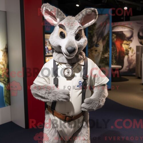 Costume Mascotte Redbrokoly De Mouette Blanche Personnage Habillé D Un Rash Guard Et De Bérets