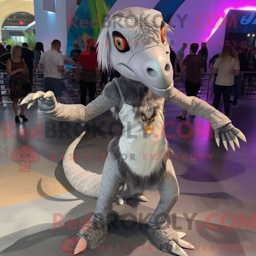 Costume Mascotte Redbrokoly Deinonychus Argenté Personnage Habillé Avec Une Jupe Circulaire Et Des Sacs À Dos