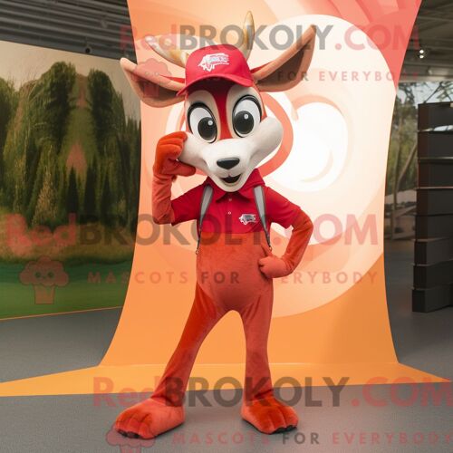 Costume Mascotte Redbrokoly De Gazelle Rouge Habillé Avec Un Jean Skinny Et Des Chapeaux