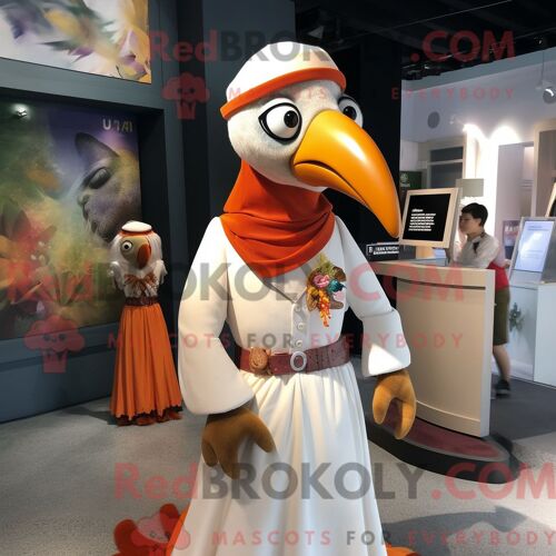 Costume Mascotte Redbrokoly De Toucan Rouille Personnage Habillé D Une Robe De Mariée Et De Bonnets