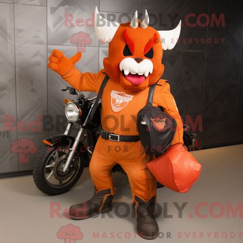 Personnage De Costume De Mascotte Redbrokoly De Diable Orange Habillé Avec Une Veste De Motard Et Des Sacs Fourre-Tout