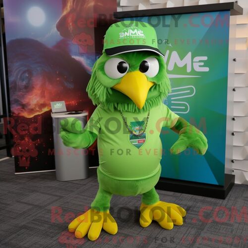 Costume De Mascotte Redbrokoly D Aigle Vert Lime Personnage Habillé Avec Un T-Shirt Graphique Et Des Chapeaux