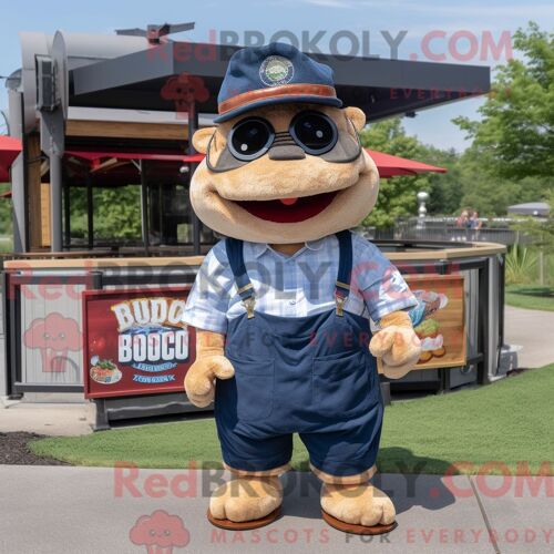 Costume De Mascotte Redbrokoly De Sandwich Au Porc Effiloché Bleu Marine Habillé Avec Un Short En Jean Et Des Chapeaux
