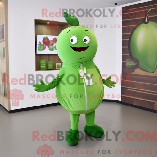 Costume Mascotte Redbrokoly De Personnage De Prune Verte Habillé Avec Un T-Shirt Et Des Broches