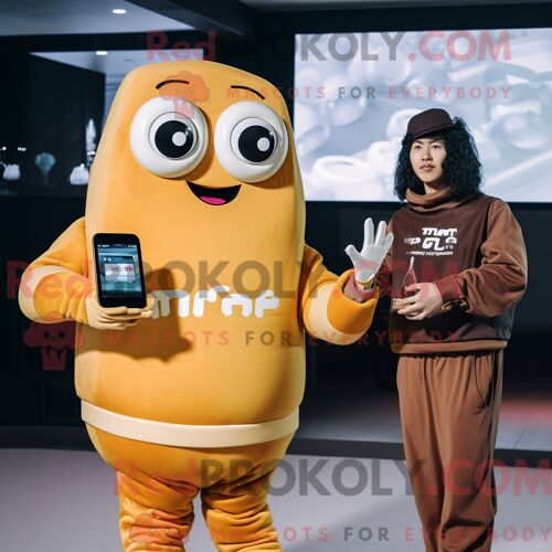 Costume De Mascotte Redbrokoly De Frites Marron Clair Habillé D Un Col Roulé Et De Montres Intelligentes