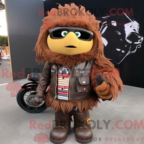 Costume De Mascotte Redbrokoly D Enchiladas Marron Habillé D Une Veste De Motard Et De Sacs À Dos