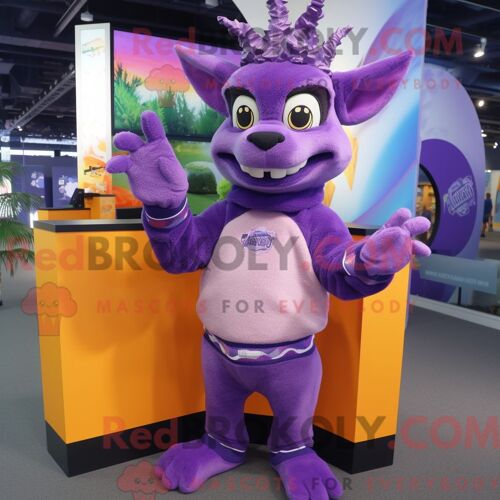 Costume Mascotte Redbrokoly De Chupacabra Violet Personnage Habillé D Un Pull Et De Mitaines